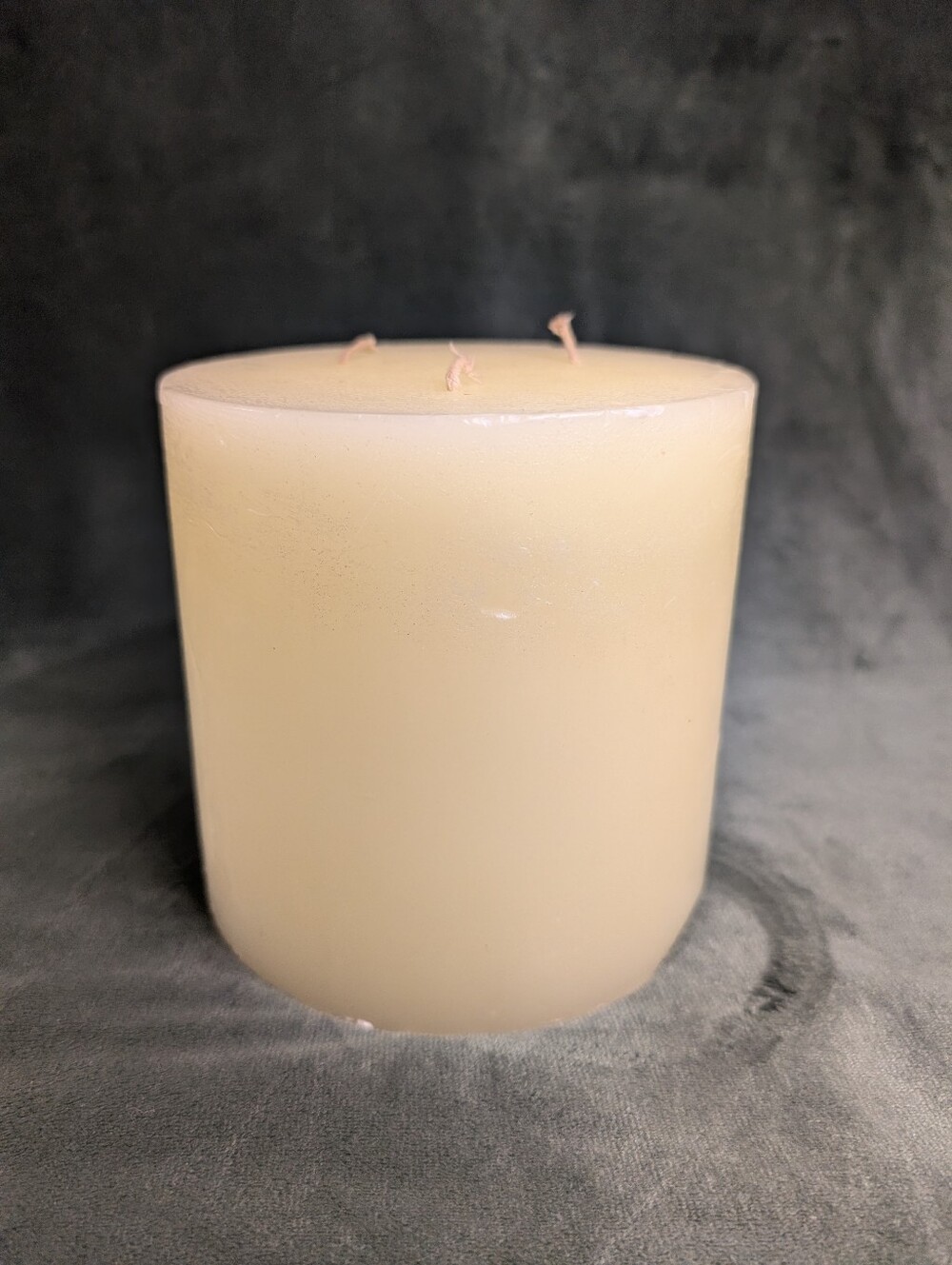 NEW Large 3 wick aromatherapy candle vanilla scent